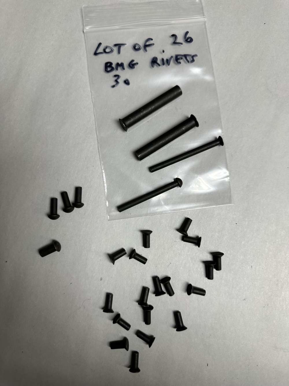 LOT OF 26 RIVETS FOR UNKNOWN BMG -img-0