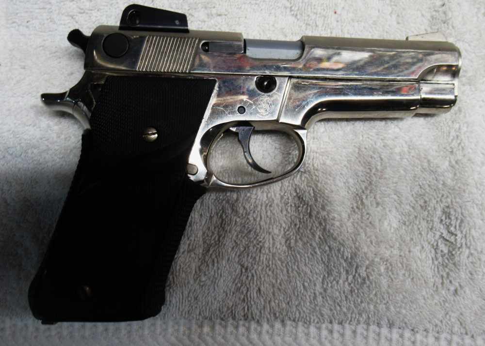 Smith & Wesson, Model 459, Stainless, 9 MM, 4 In, Good Condition-img-2