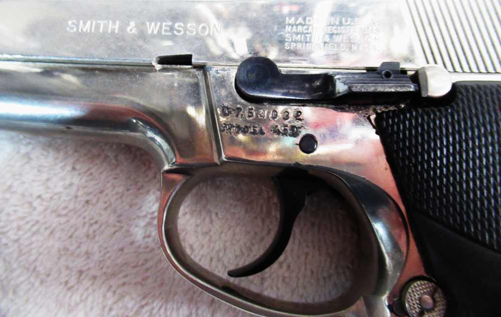 Smith & Wesson, Model 459, Stainless, 9 MM, 4 In, Good Condition-img-1