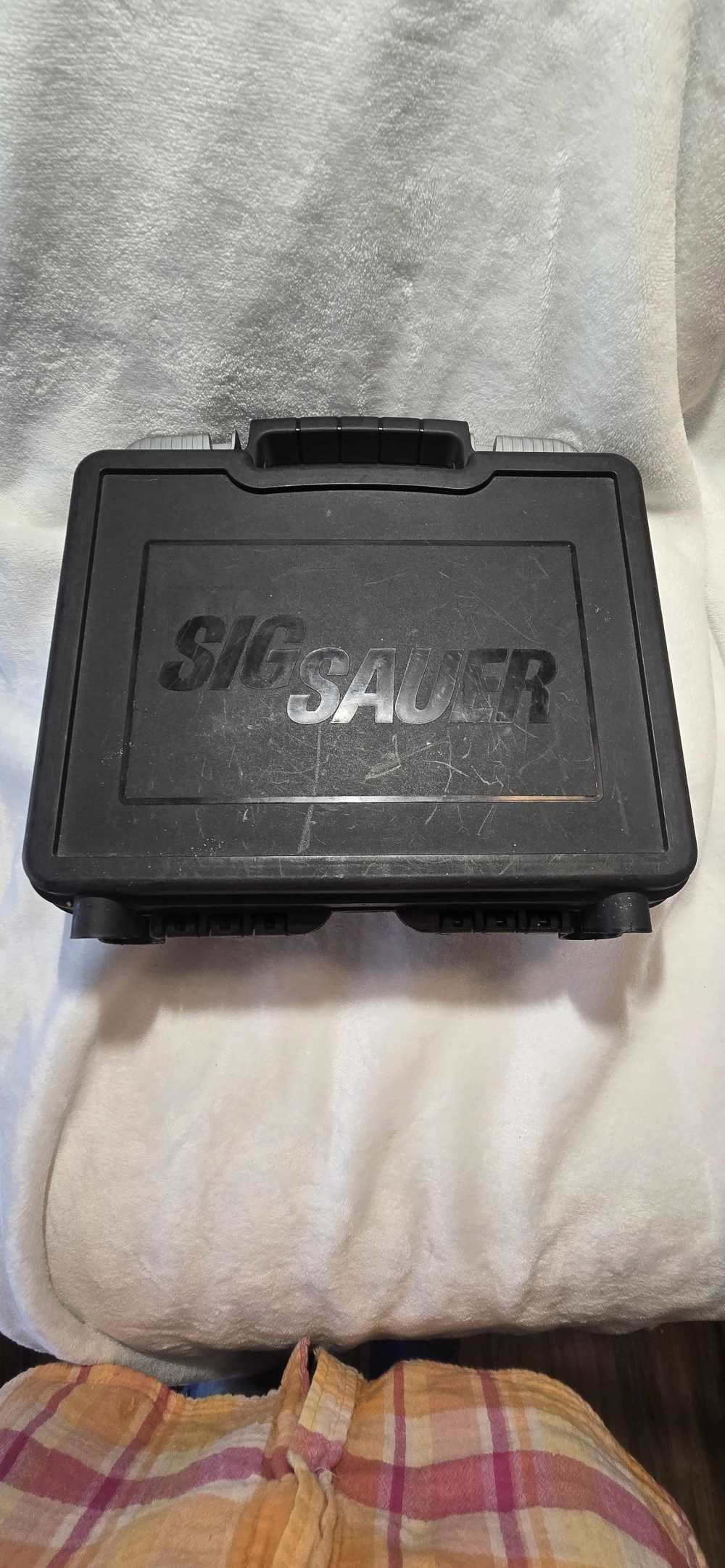 SIG SAUER P228 - MADE IN GERMANY- 9MM -  EXCELLENT CONDITION-img-3