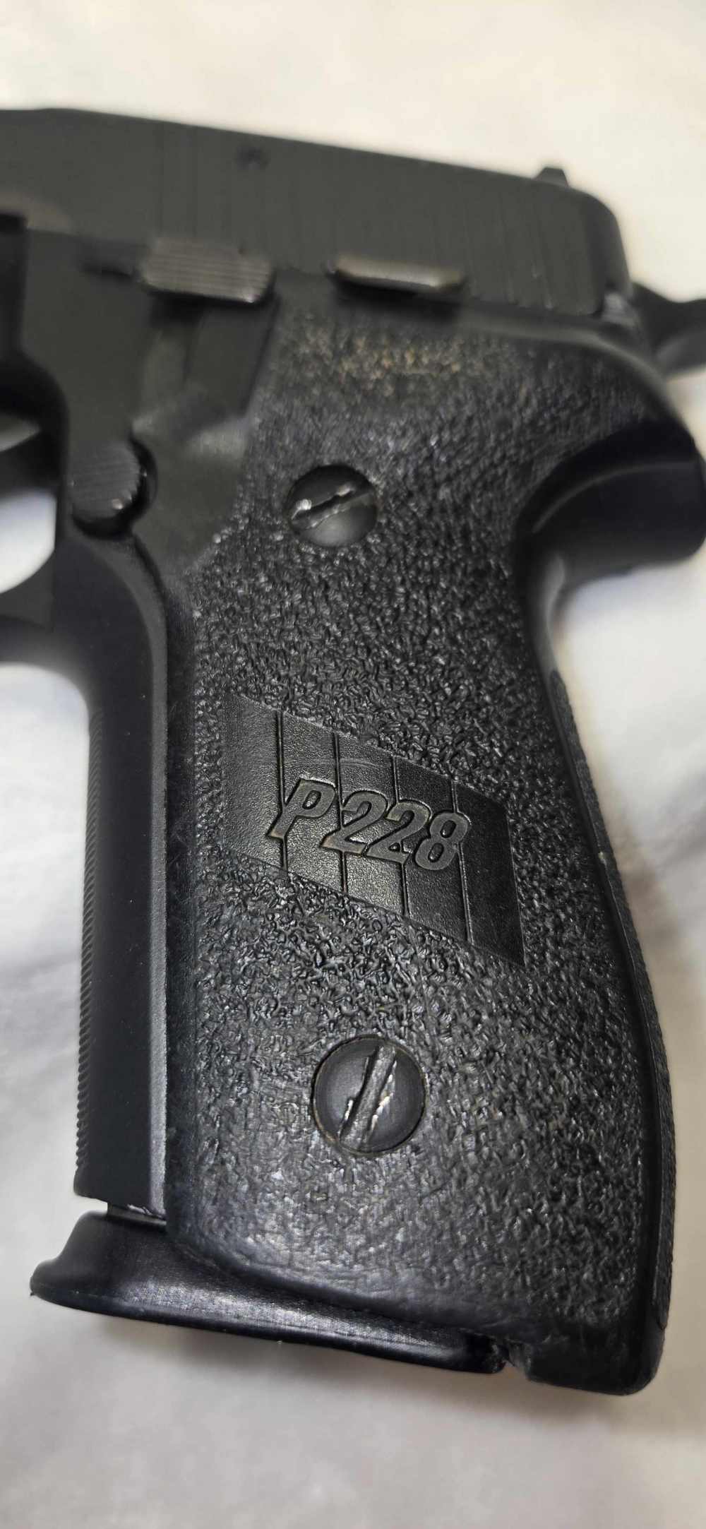 SIG SAUER P228 - MADE IN GERMANY- 9MM -  EXCELLENT CONDITION-img-4