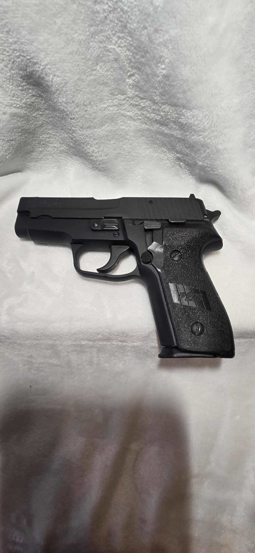 SIG SAUER P228 - MADE IN GERMANY- 9MM -  EXCELLENT CONDITION-img-21