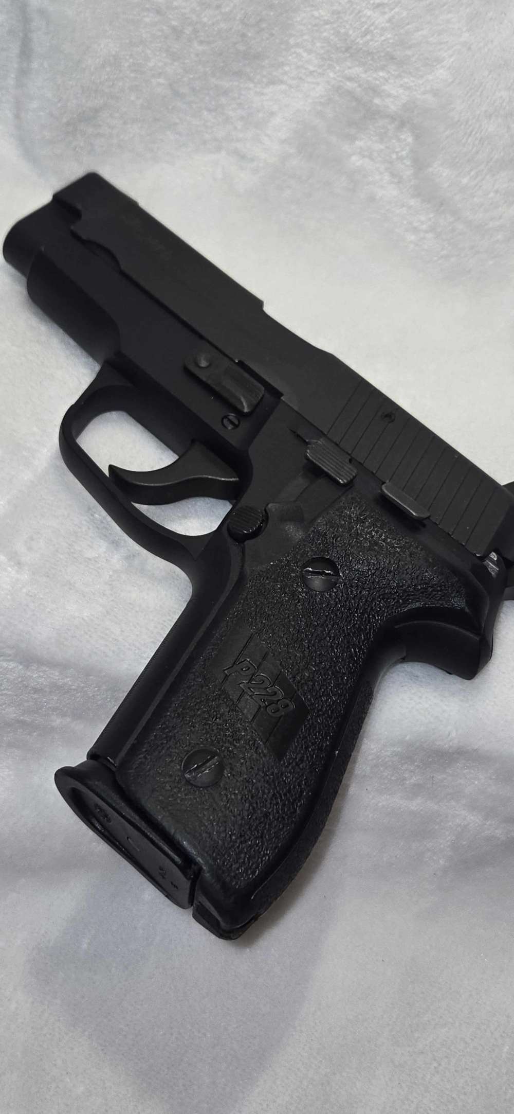 SIG SAUER P228 - MADE IN GERMANY- 9MM -  EXCELLENT CONDITION-img-2