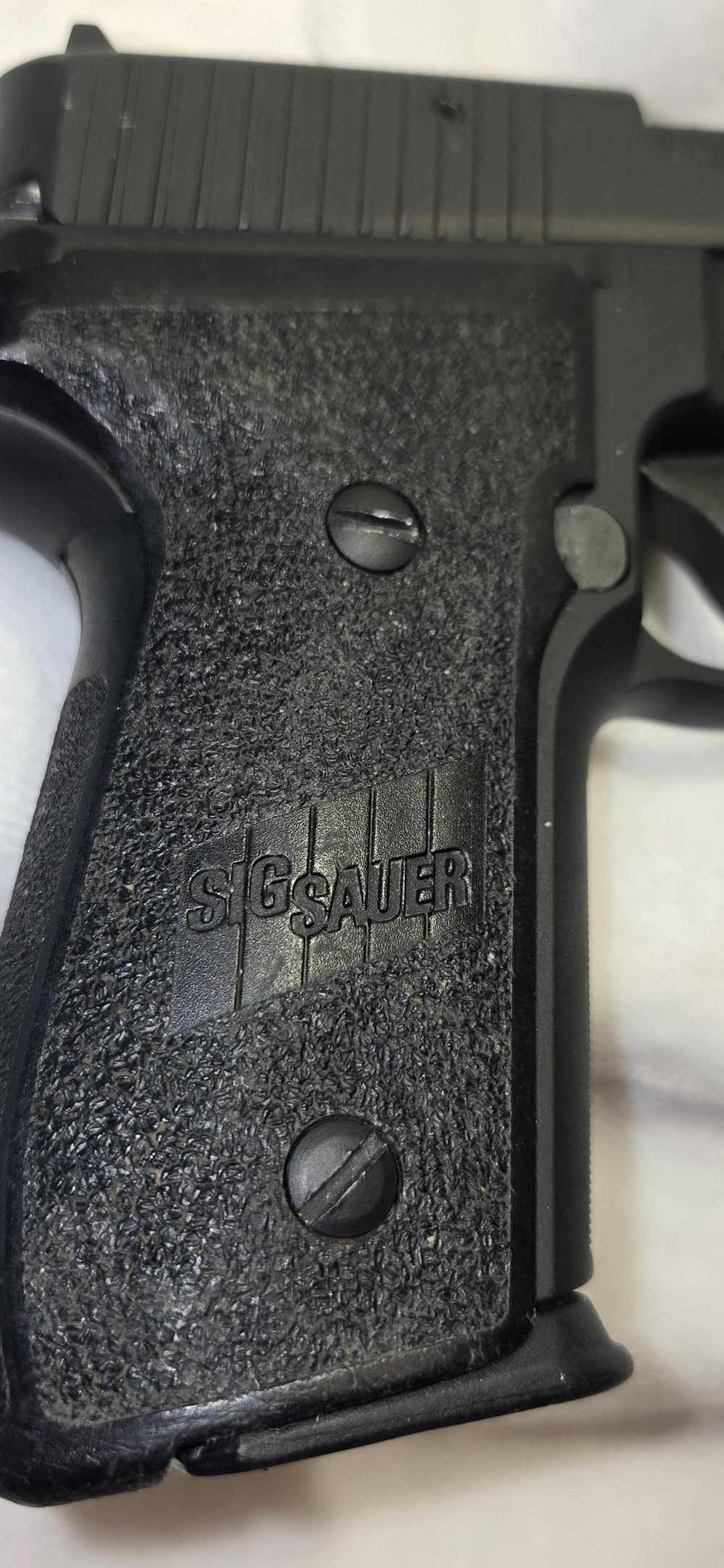 SIG SAUER P228 - MADE IN GERMANY- 9MM -  EXCELLENT CONDITION-img-12