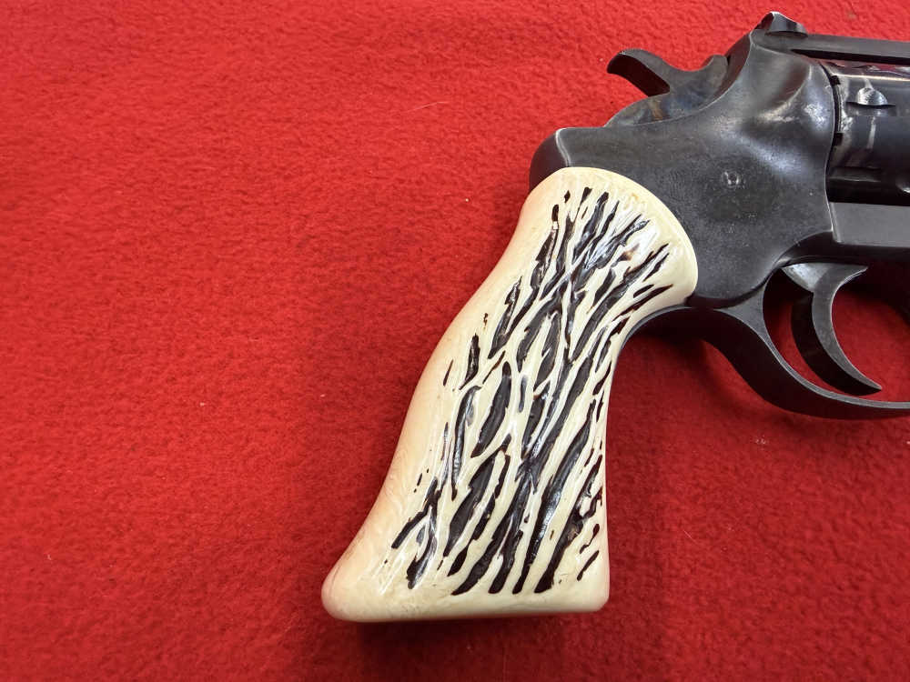 High Standard Mfg. Co|Sentinel R-101|.22LR|6"|9-Shot|Very Good-img-5