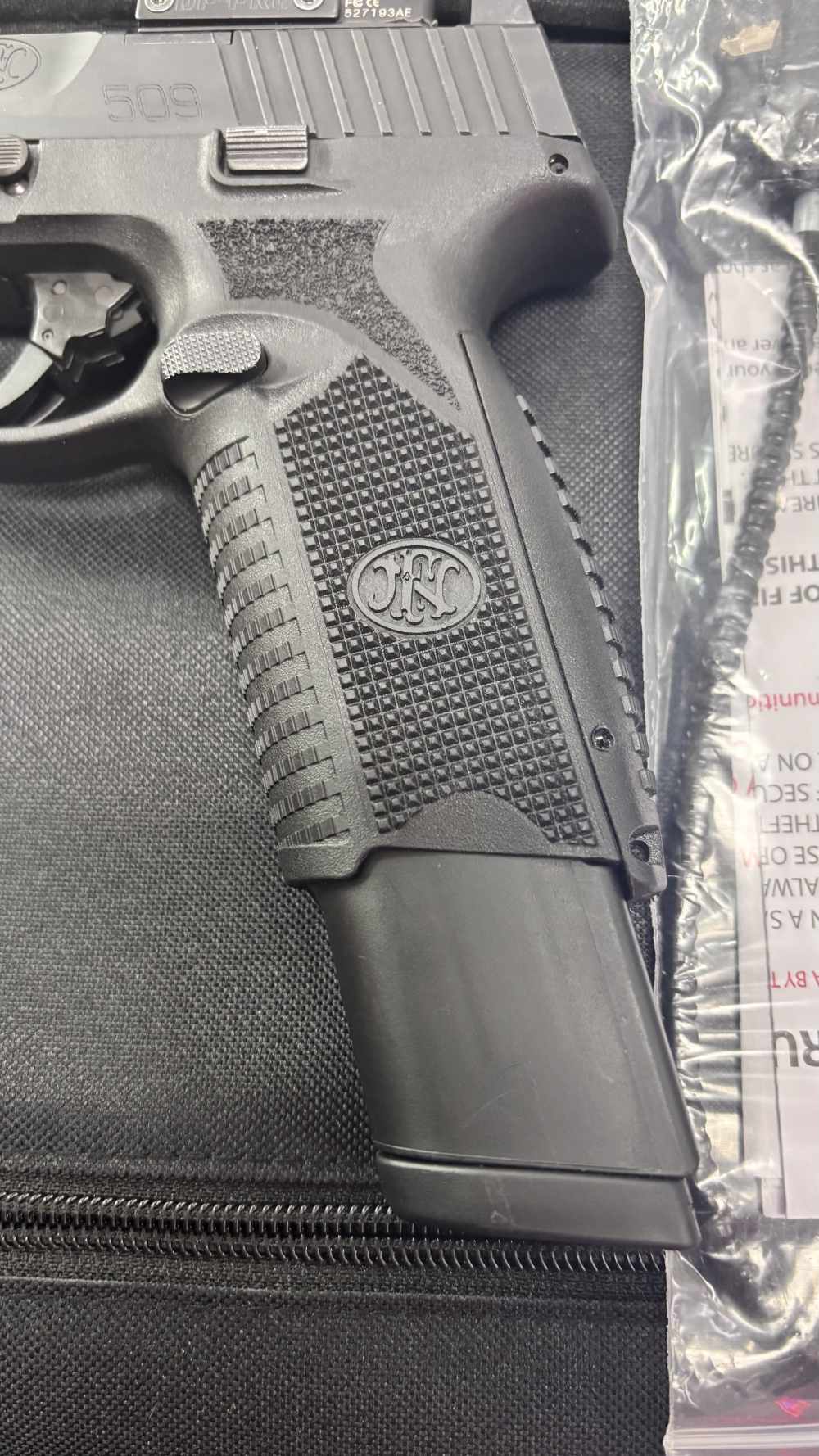 FNH 509 tactical 9mm 4.5” threaded barrel w/bag two mags and Leupold dp350-img-7