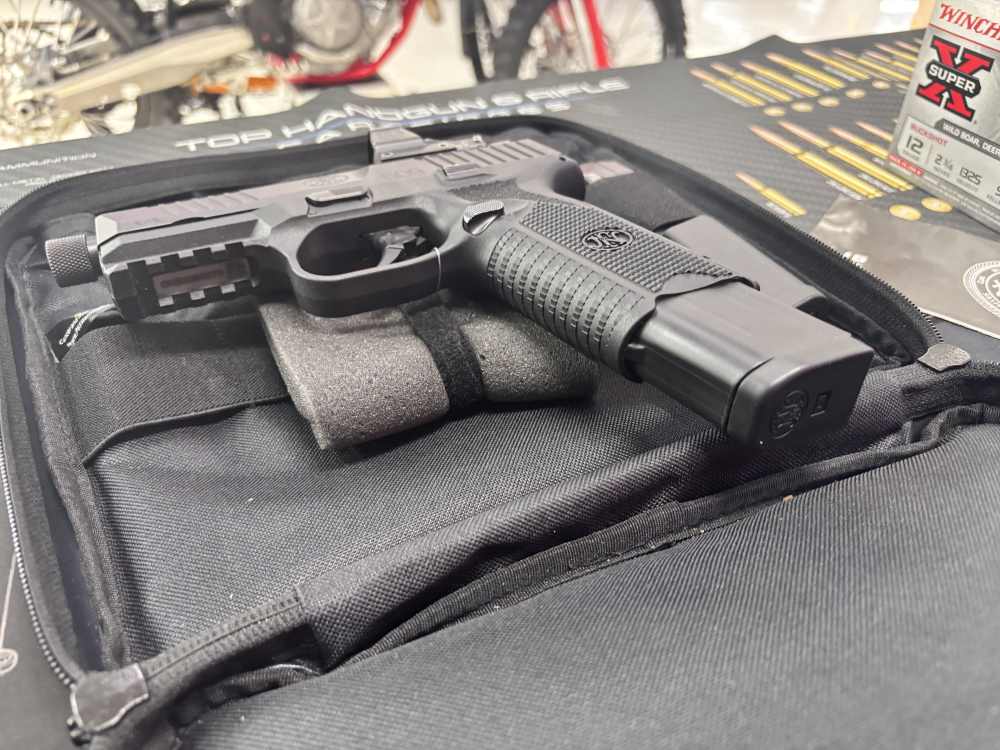 FNH 509 tactical 9mm 4.5” threaded barrel w/bag two mags and Leupold dp350-img-24