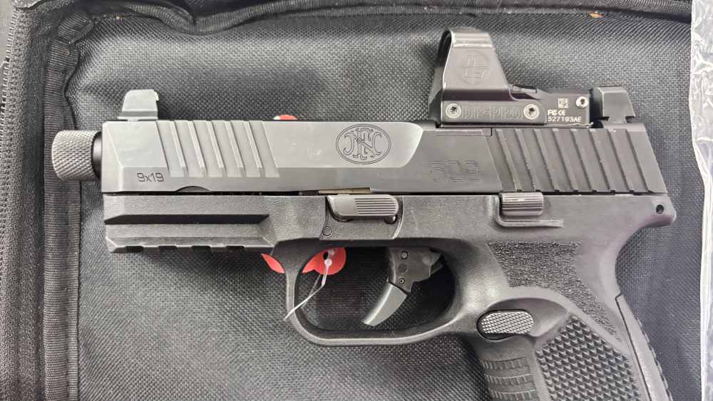 FNH 509 tactical 9mm 4.5” threaded barrel w/bag two mags and Leupold dp350-img-9