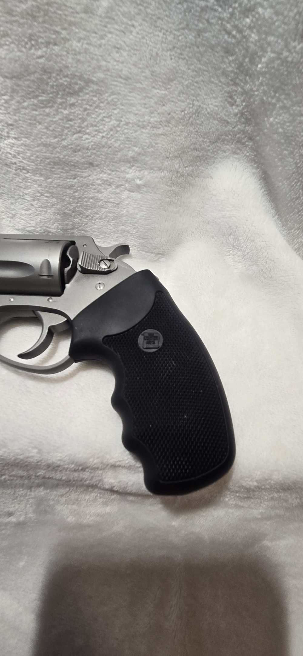CHARTER ARMS UNDERCOVER - 38 SPECIAL SNUB NOSE REVOLVER-img-11