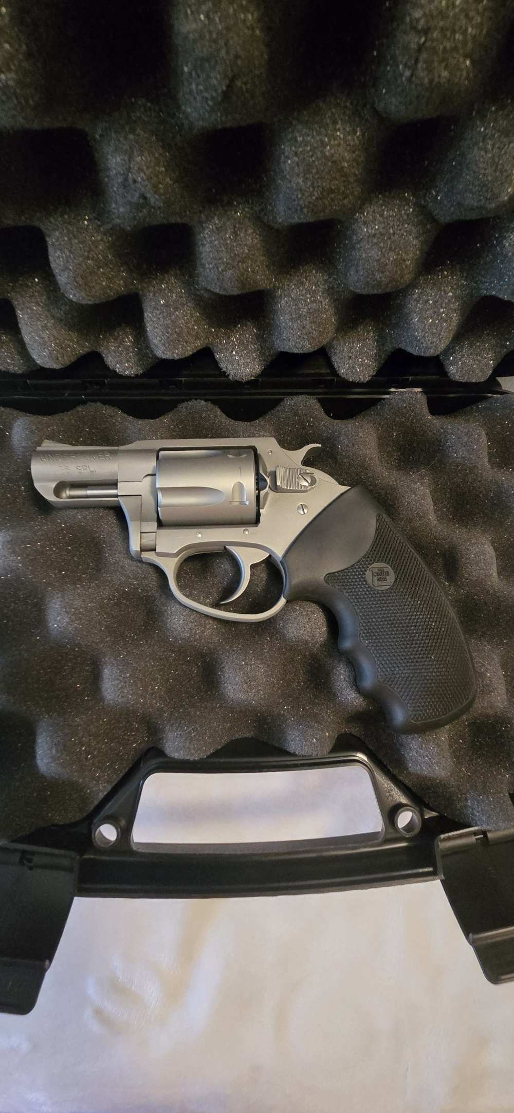 CHARTER ARMS UNDERCOVER - 38 SPECIAL SNUB NOSE REVOLVER-img-2