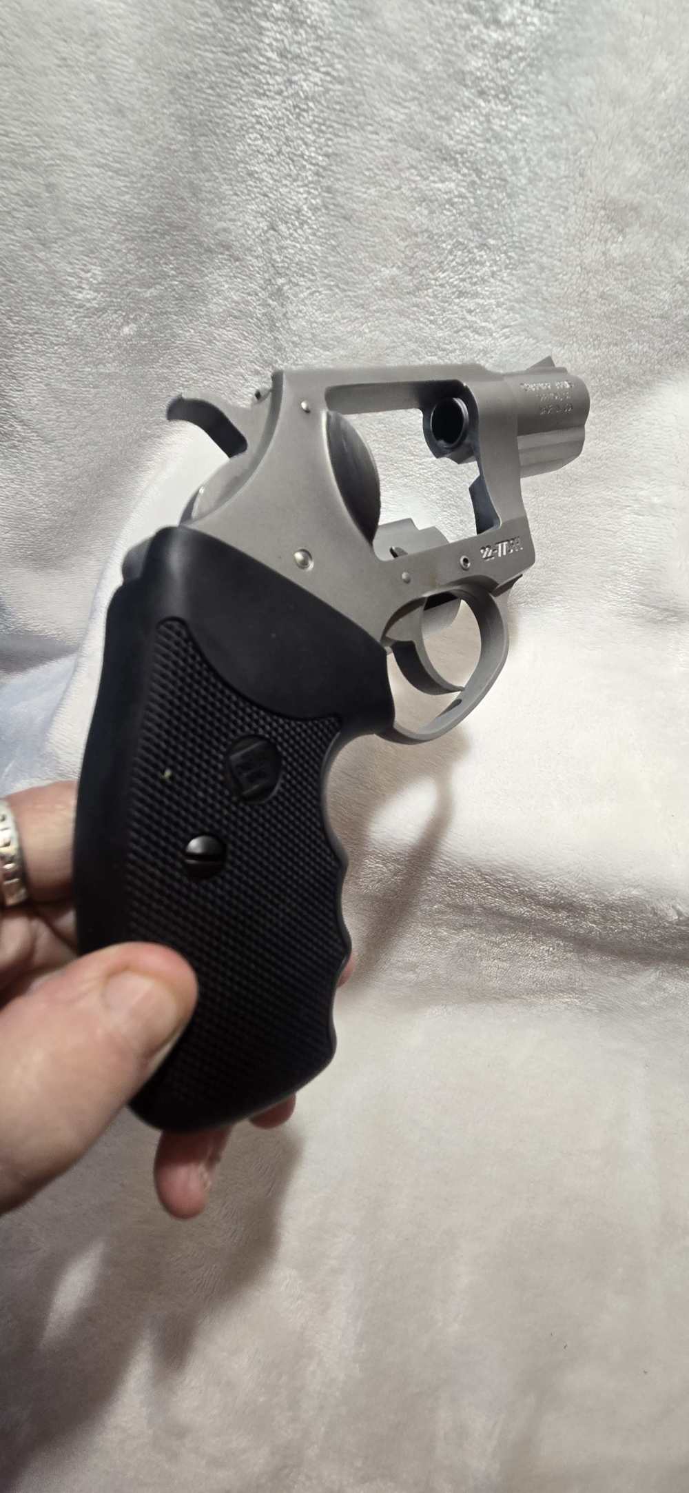 CHARTER ARMS UNDERCOVER - 38 SPECIAL SNUB NOSE REVOLVER-img-15