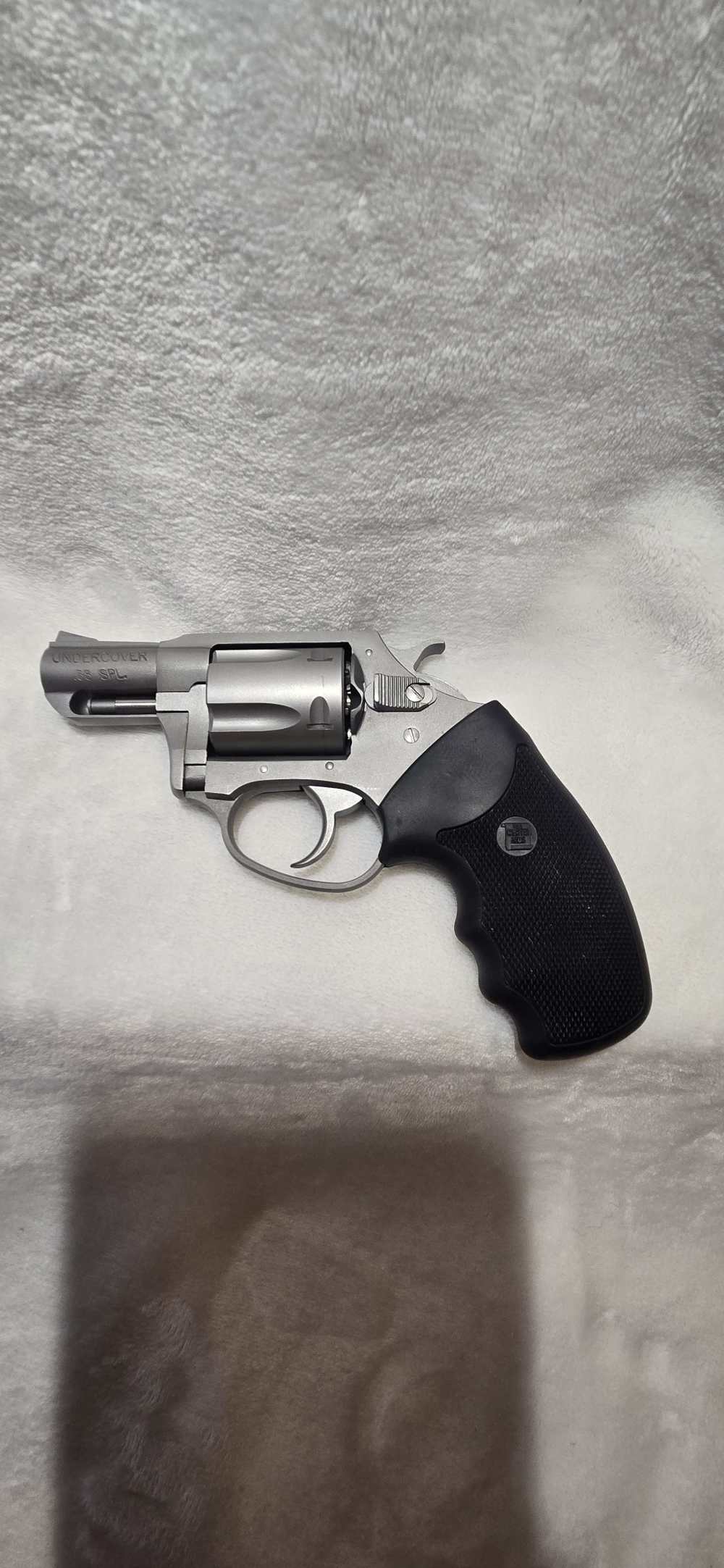 CHARTER ARMS UNDERCOVER - 38 SPECIAL SNUB NOSE REVOLVER-img-1