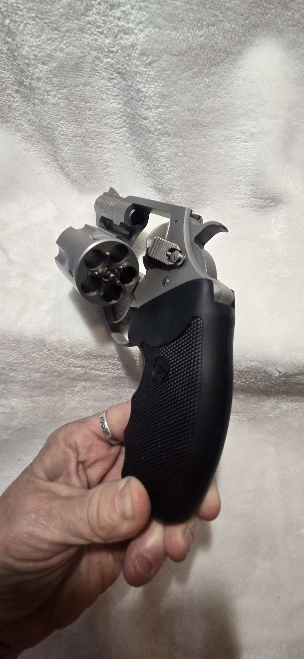 CHARTER ARMS UNDERCOVER - 38 SPECIAL SNUB NOSE REVOLVER-img-7