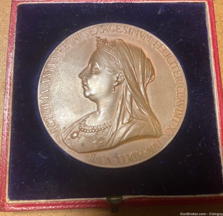 1897 Queen Victoria Diamond Jubilee 55mm Bronze Medallion-img-0