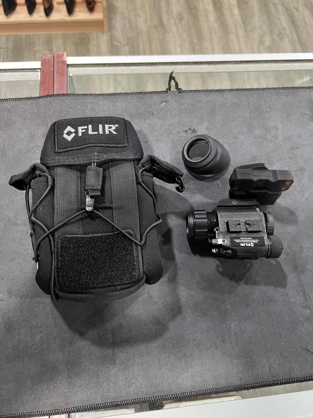 FLIR Breach PTQ136 Thermal Monocular /w Helmet Mount-img-0