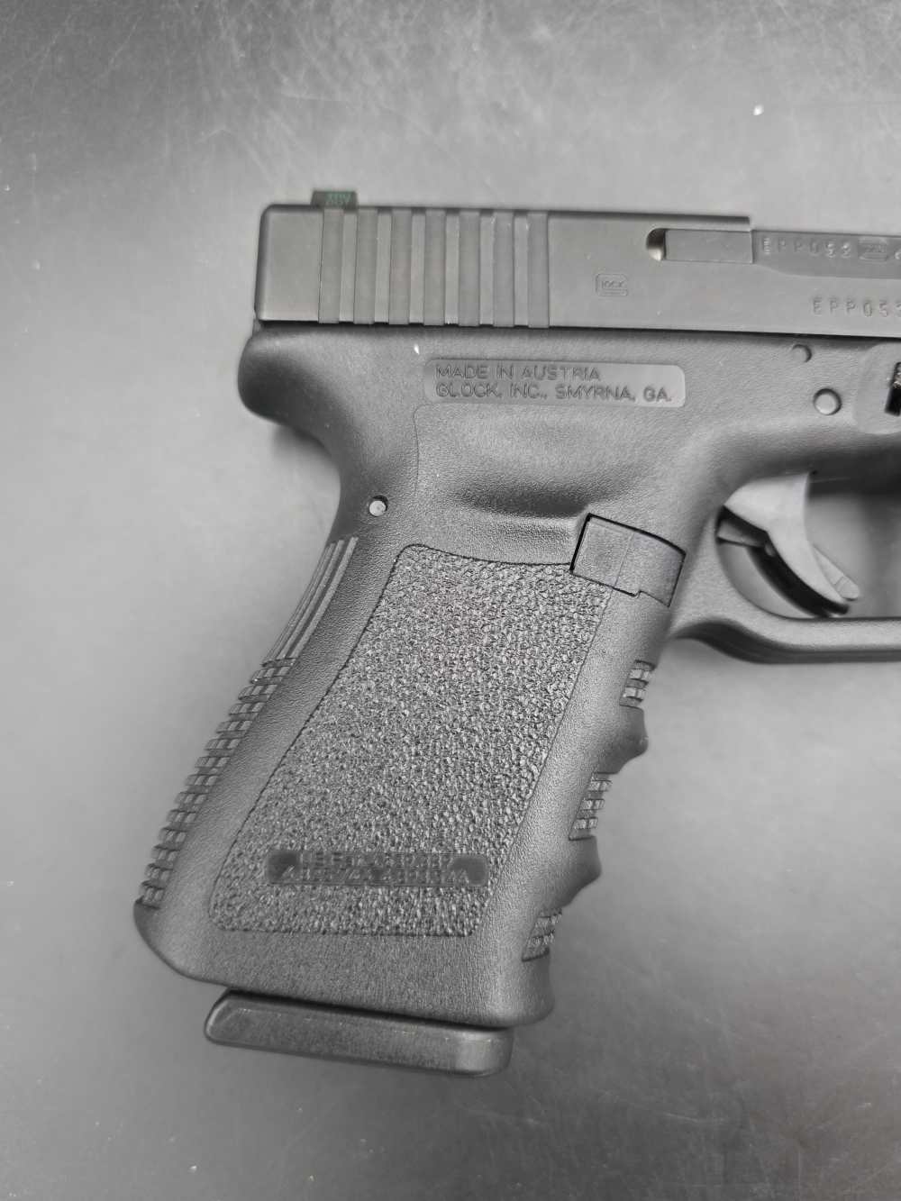 Glock 23 Gen 3 40S&W 4 Mags, Extra Spring, 3 Holsters-img-11