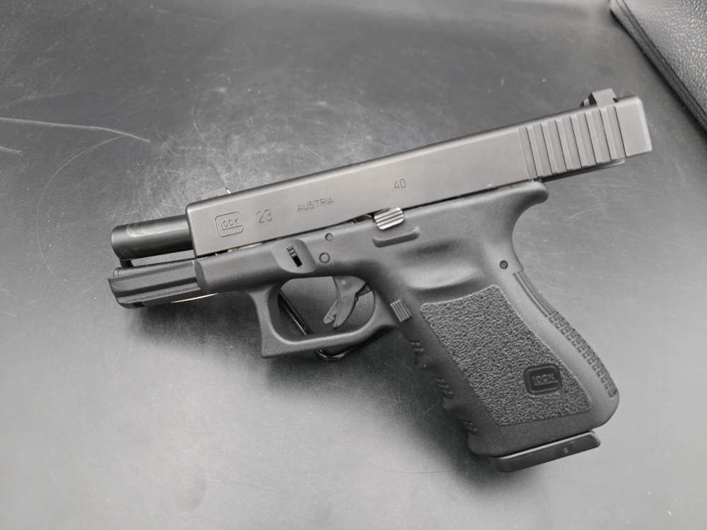 Glock 23 Gen 3 40S&W 4 Mags, Extra Spring, 3 Holsters-img-17