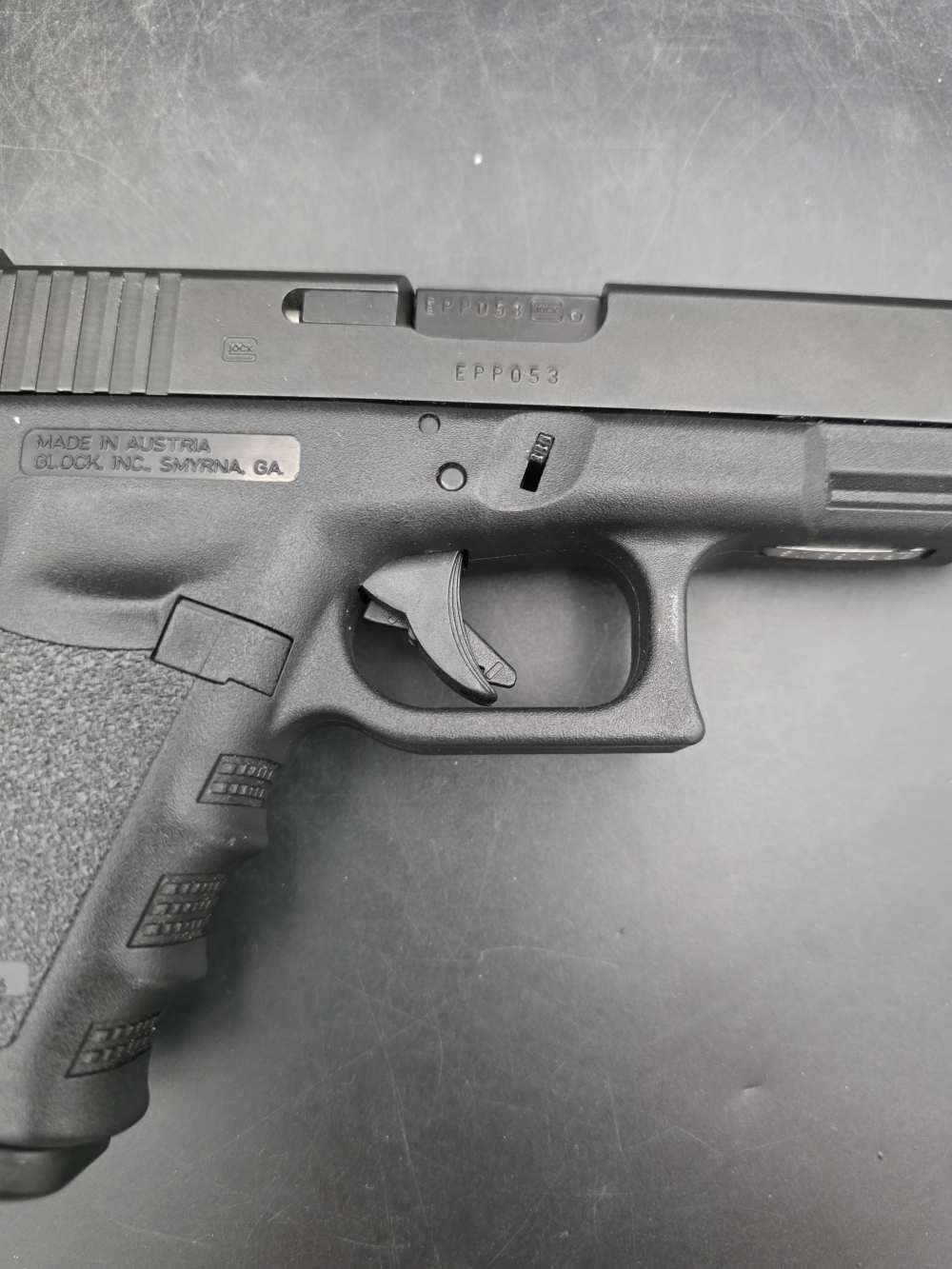 Glock 23 Gen 3 40S&W 4 Mags, Extra Spring, 3 Holsters-img-10