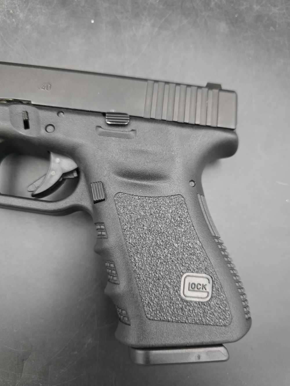 Glock 23 Gen 3 40S&W 4 Mags, Extra Spring, 3 Holsters-img-14