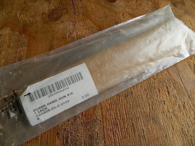 USGI M-16 Triangular Handguard - RH Only-img-0