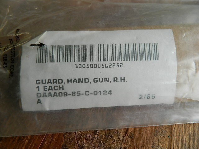 USGI M-16 Triangular Handguard - RH Only-img-1