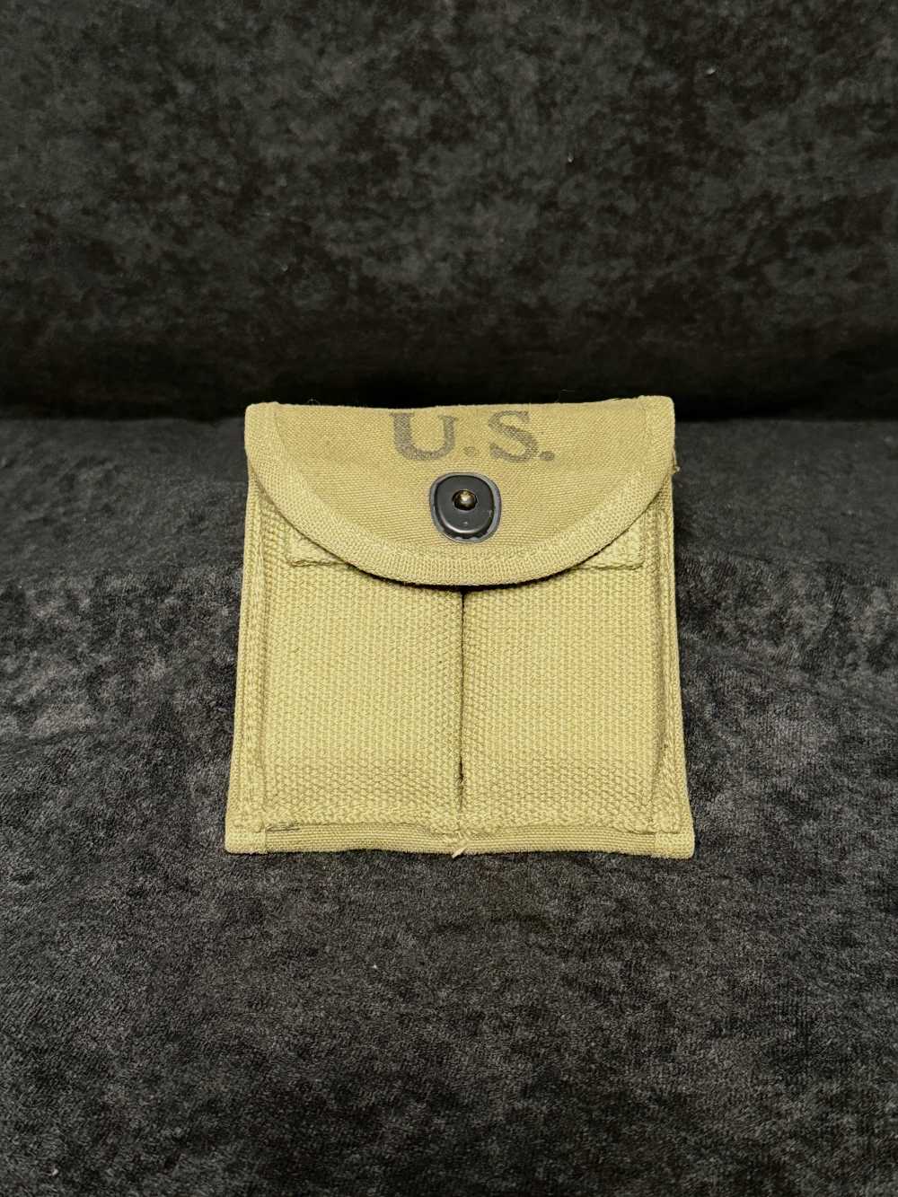(2) WWII USGI Inland 15rd Magazines in J.S.S. Co. 1943 Mag Pouch -img-1