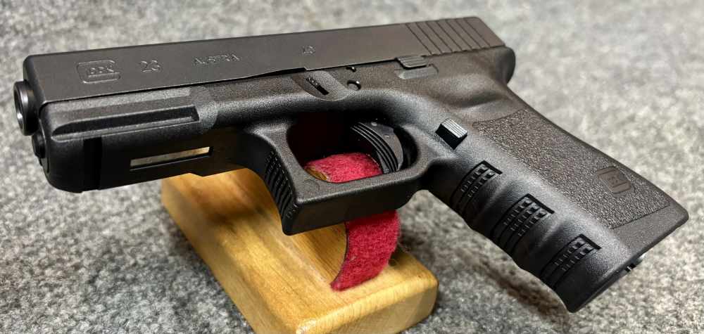 Glock 23 G23 40 S&W mint low miles night sights two mags case-img-6
