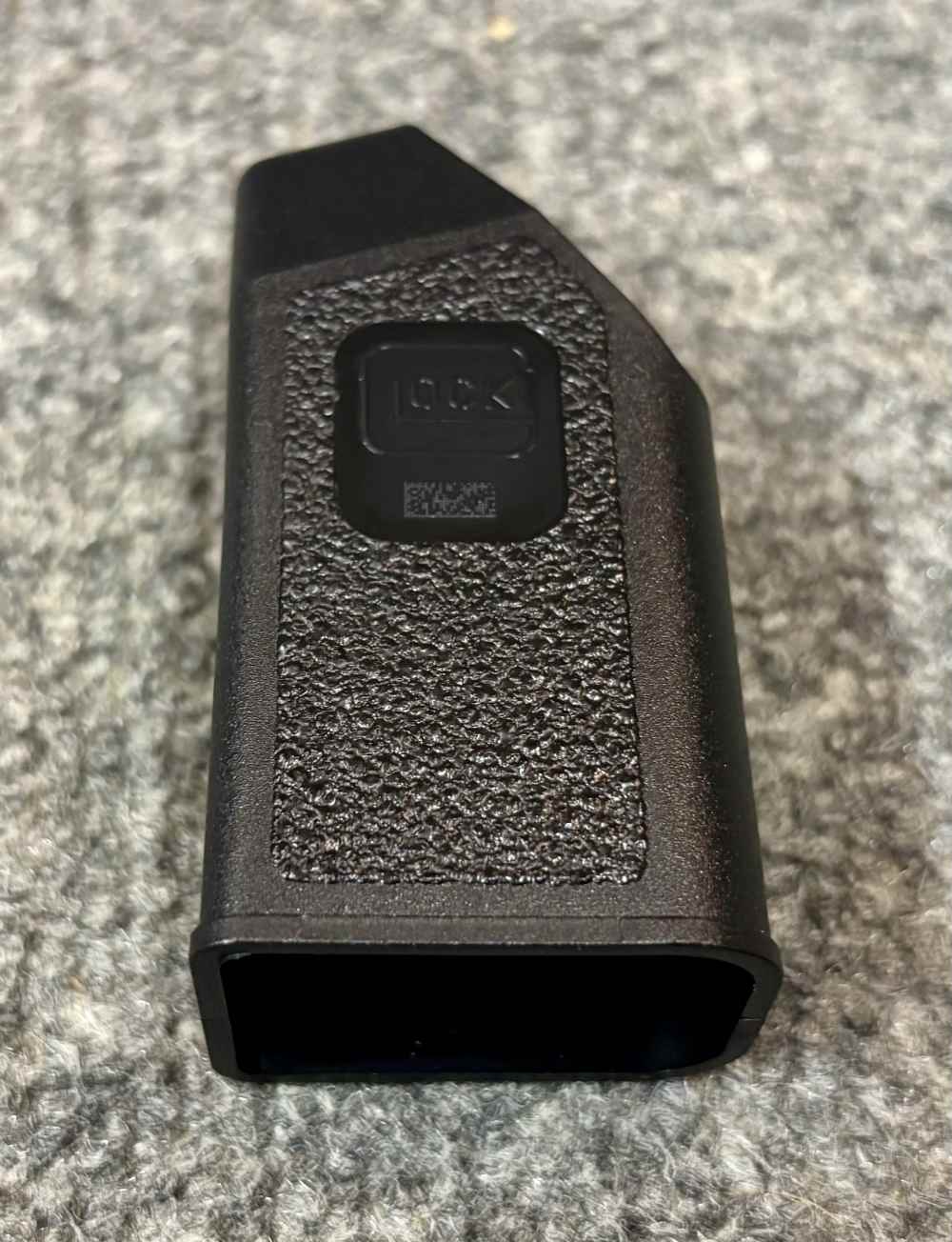 Glock 23 G23 40 S&W mint low miles night sights two mags case-img-17