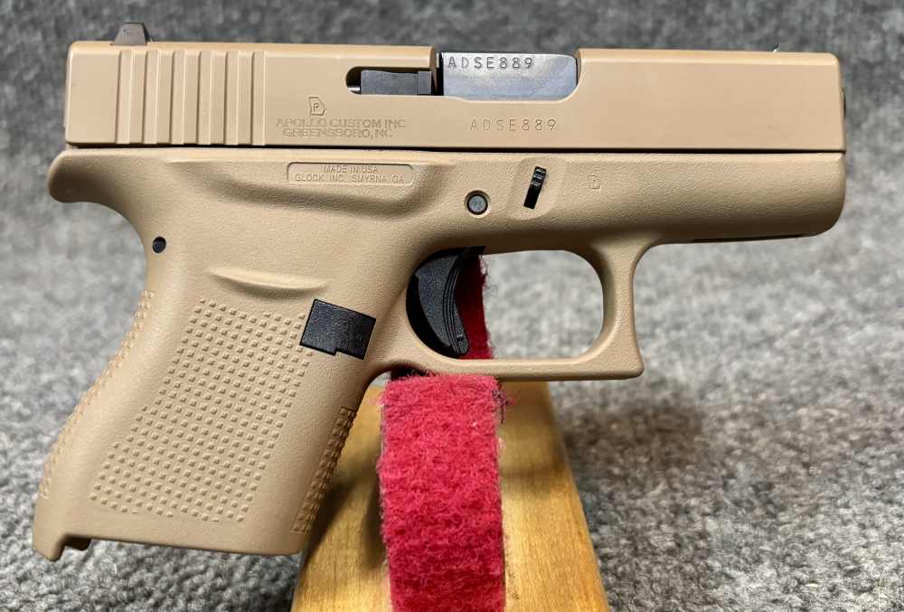 Glock 43 G43 9mm FDE unfired with 3 mags, case and accessories -img-1