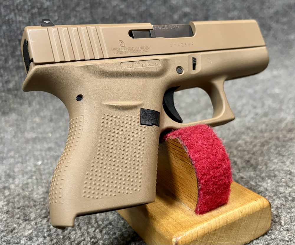 Glock 43 G43 9mm FDE unfired with 3 mags, case and accessories -img-2
