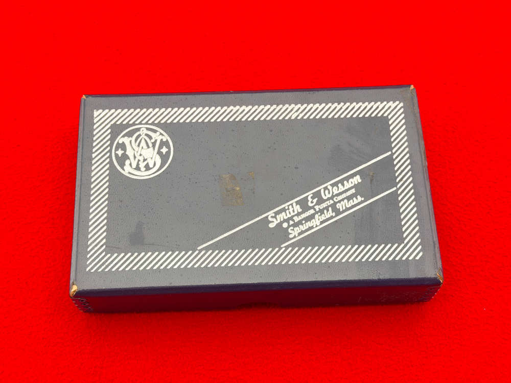 1958 Smith & Wesson Model 36 Chiefs Special 1.87" Blued .38 Spl w/ Box-img-33