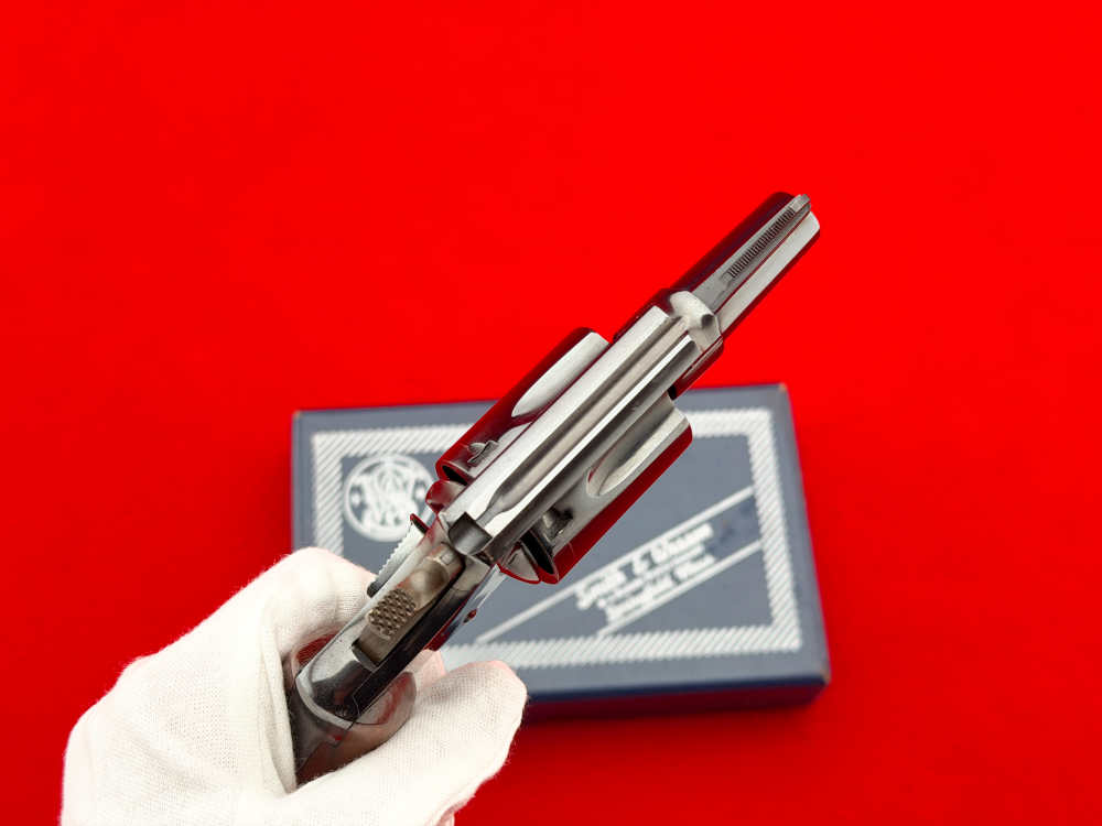 1958 Smith & Wesson Model 36 Chiefs Special 1.87" Blued .38 Spl w/ Box-img-13