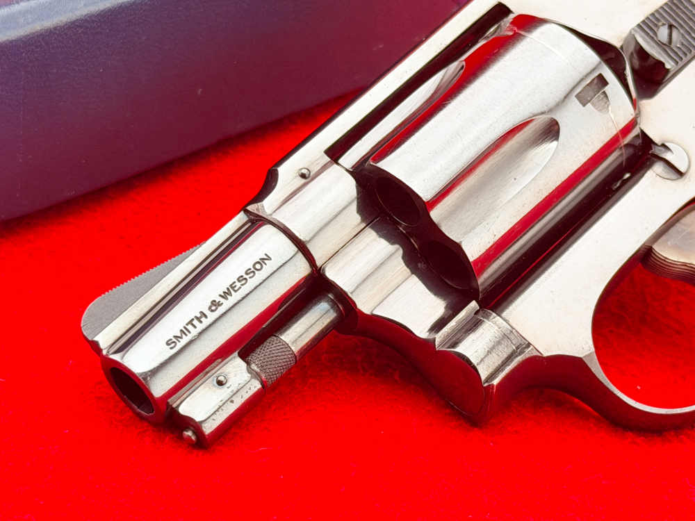 1958 Smith & Wesson Model 36 Chiefs Special 1.87" Blued .38 Spl w/ Box-img-5