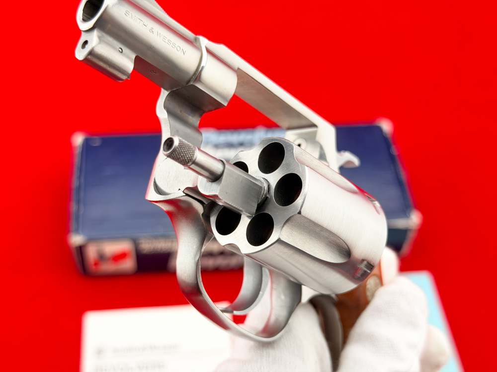 SUPER RARE 1984 Smith & Wesson Model 60 John Jovino Square Butt .38 spl-img-27