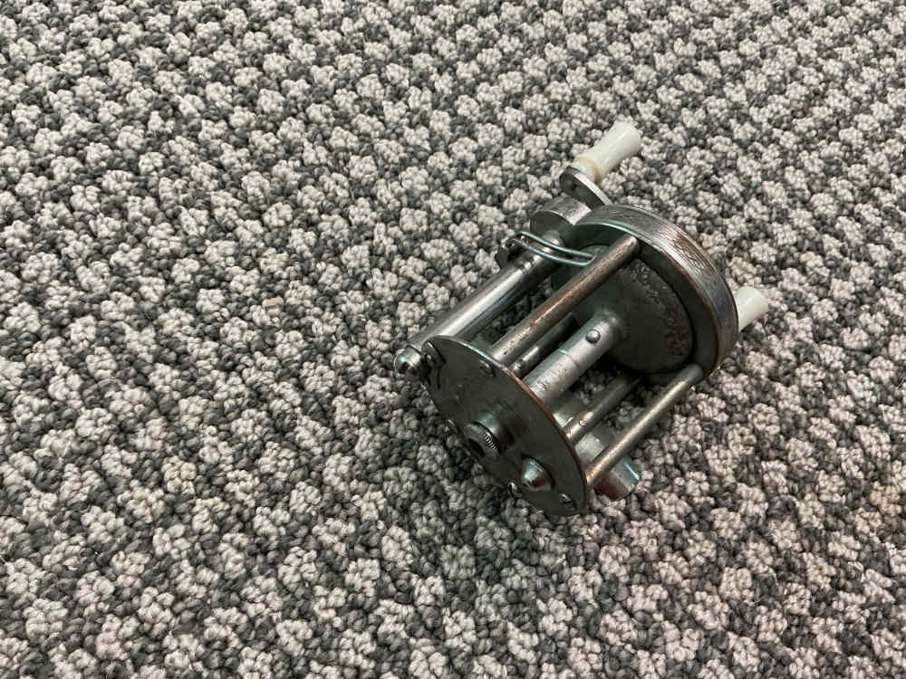 Pflueger Summit baitcasting reel-img-1