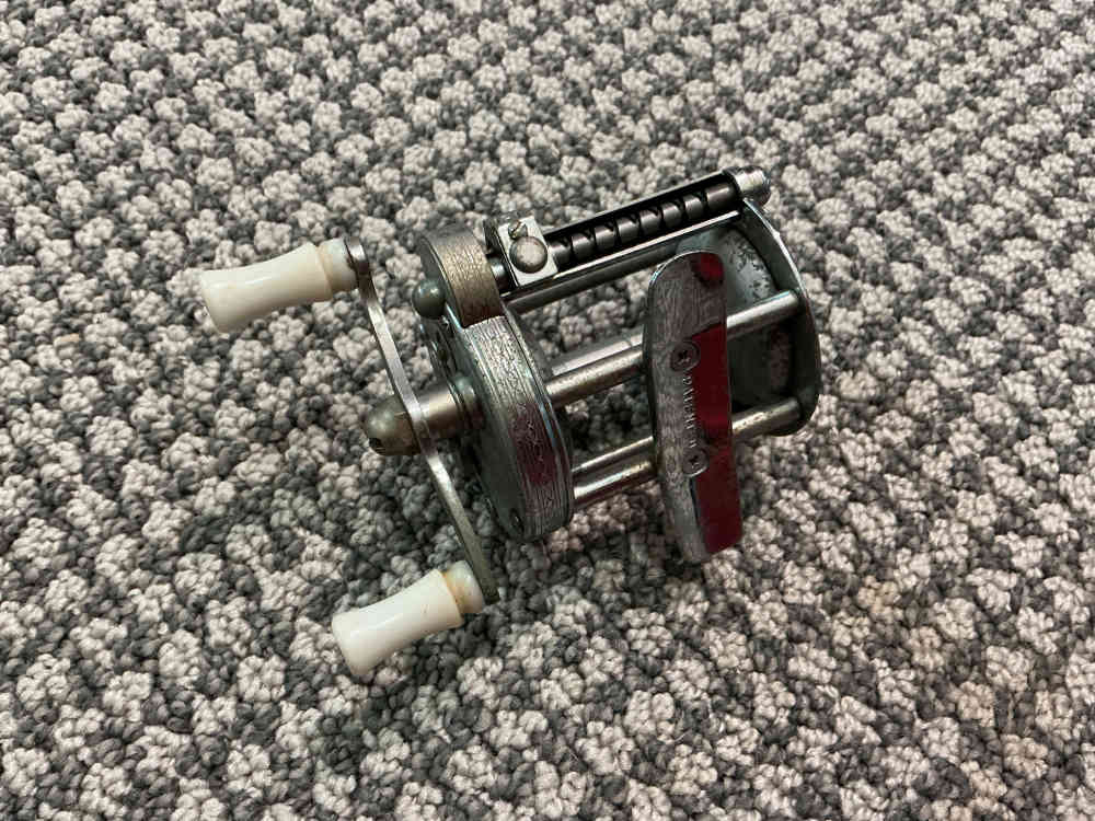 Pflueger Summit baitcasting reel-img-3
