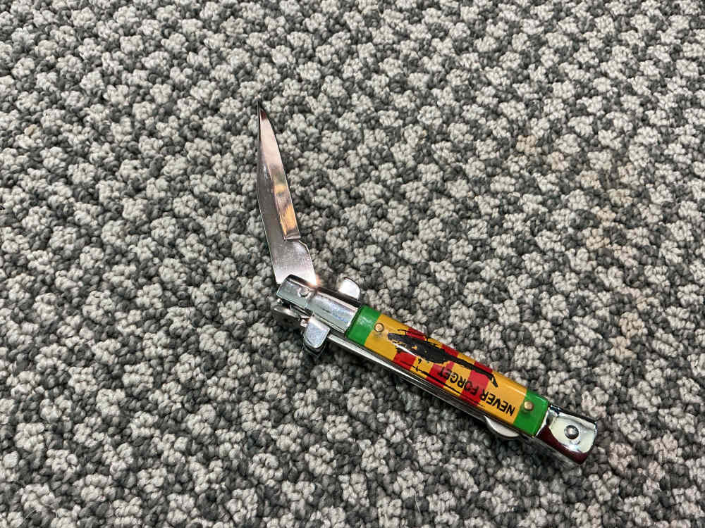 Ridge Runner “Never Forget” Vietnam UH1 Huey Commemorative Knife-img-3