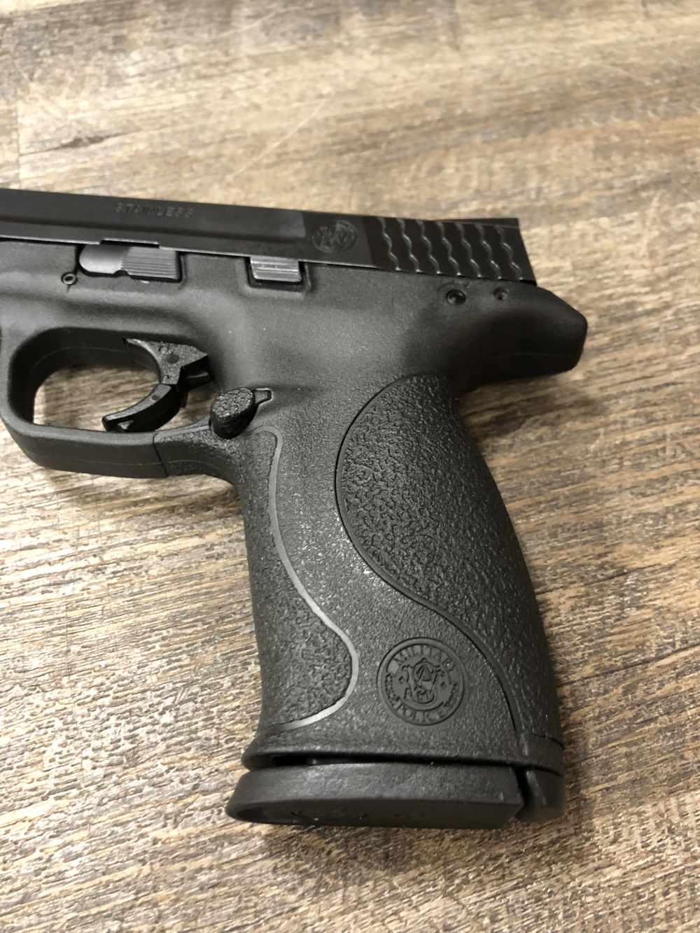 Smith & Wesson S&W M&P40 4.25" Semi Auto 15 Round Mag Full Size Fiber Sight-img-2