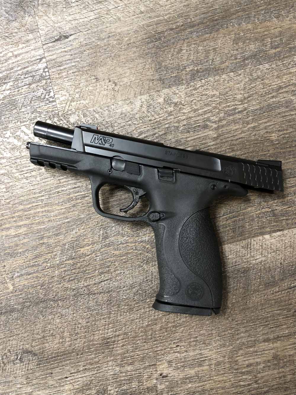 Smith & Wesson S&W M&P40 4.25" Semi Auto 15 Round Mag Full Size Fiber Sight-img-14