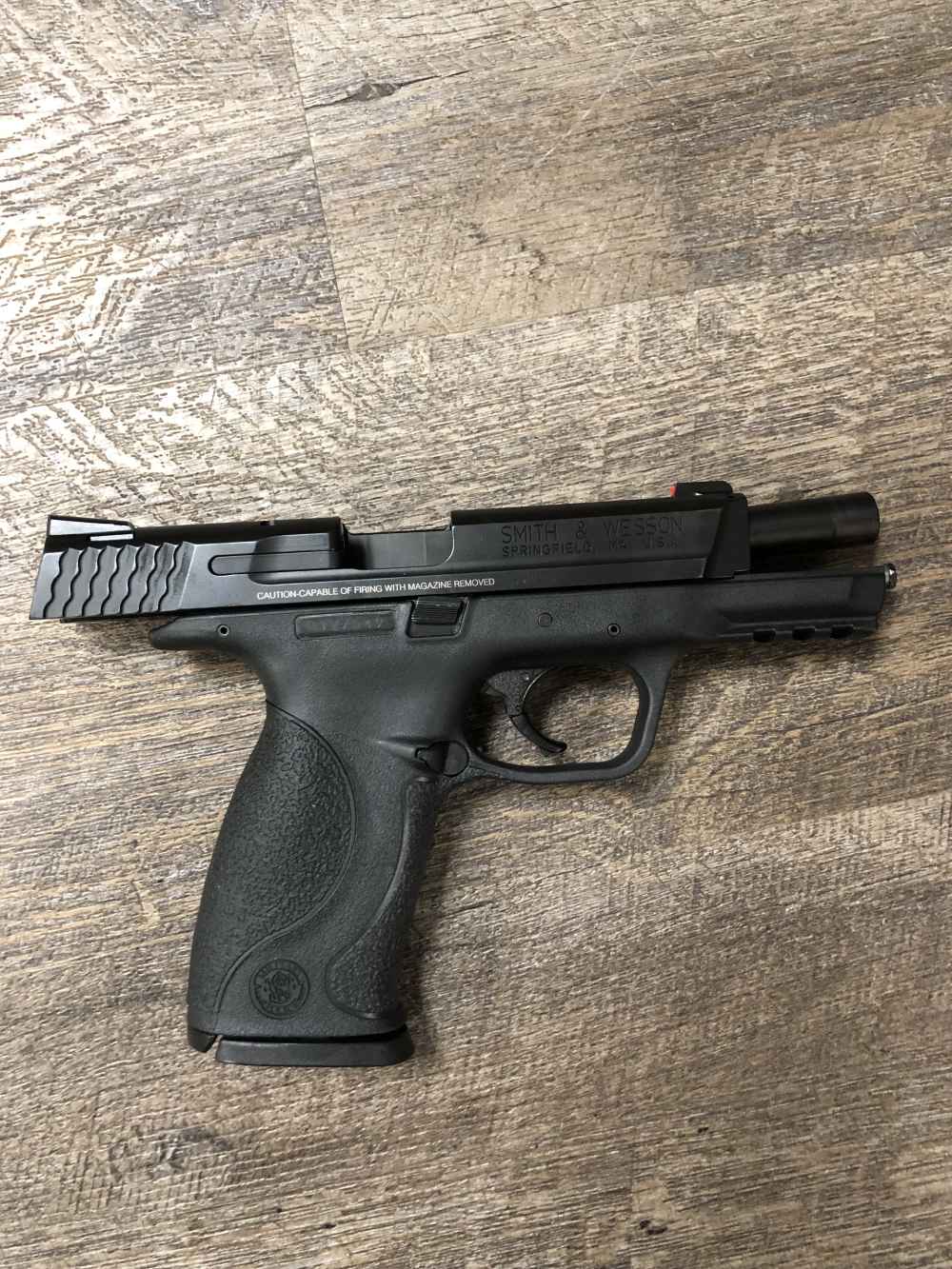 Smith & Wesson S&W M&P40 4.25" Semi Auto 15 Round Mag Full Size Fiber Sight-img-15