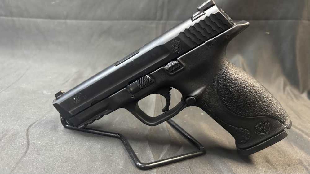Smith & Wesson M&P40 Pistol-img-3