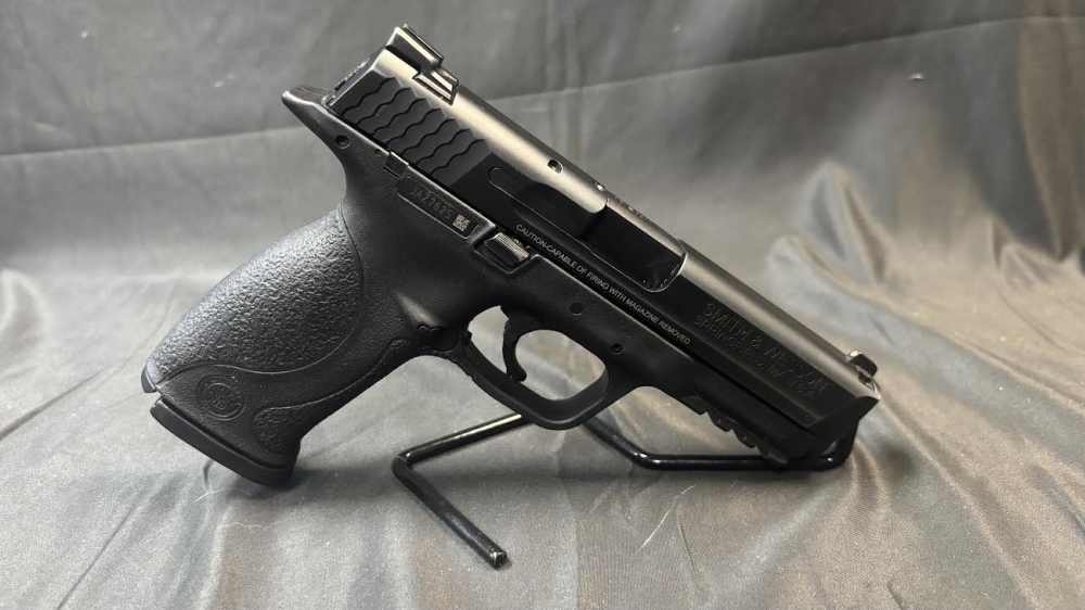 Smith & Wesson M&P40 Pistol-img-2
