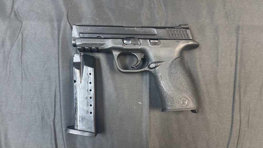 Smith & Wesson M&P40 Pistol-img-4