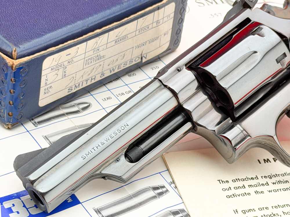 1971 Smith & Wesson Model 19-3 Combat Magnum 4" Blued .357 Magnum w/ Box-img-6
