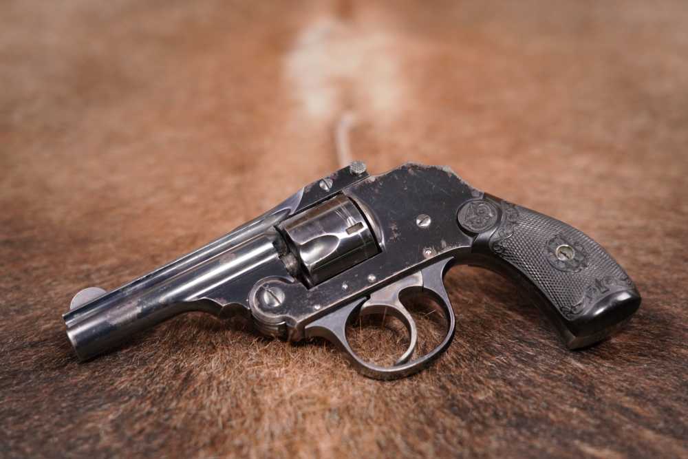 Iver Johnson Safety Automatic Hammerless .32 S&W Revolver Ca 1915 C&R-img-1