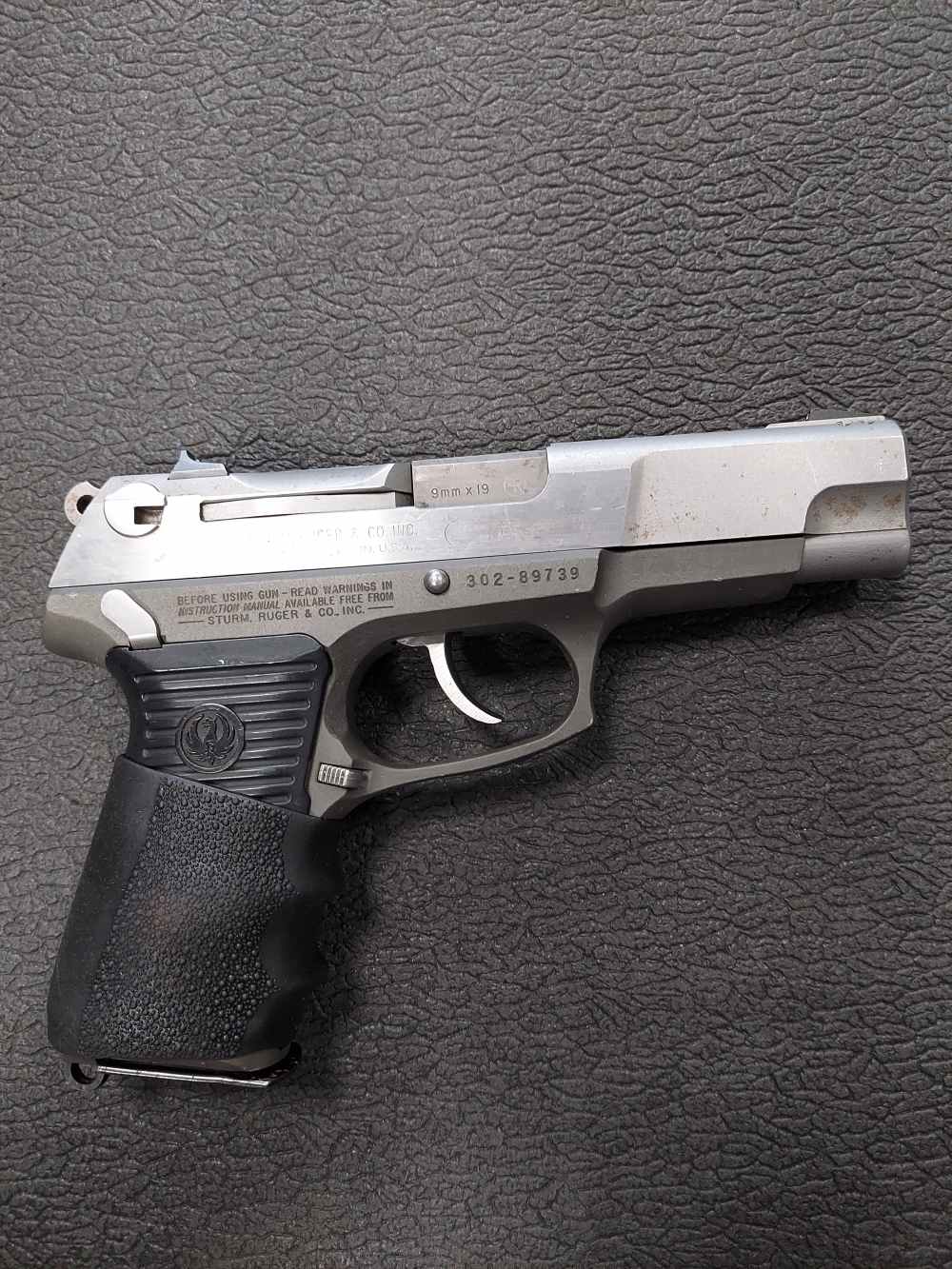 Ruger P-89DC 9 mm Stainless, great condition-img-0