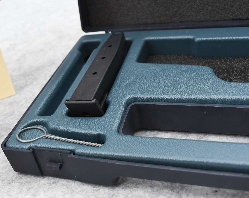 Beretta 84F Cheetah .380 ACP Excellent 2x13RD Mags Factory Case Wood Grips-img-12