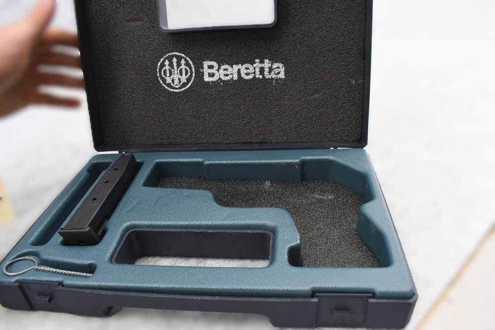 Beretta 84F Cheetah .380 ACP Excellent 2x13RD Mags Factory Case Wood Grips-img-11