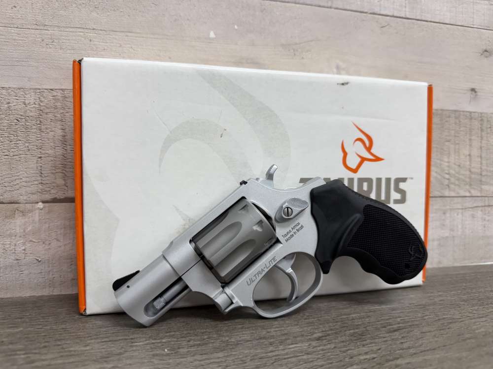 TAURUS 942 UL ULTRA LITE 22 WMR 22 MAGNUM 2-942M029UL BRAND NEW-img-0