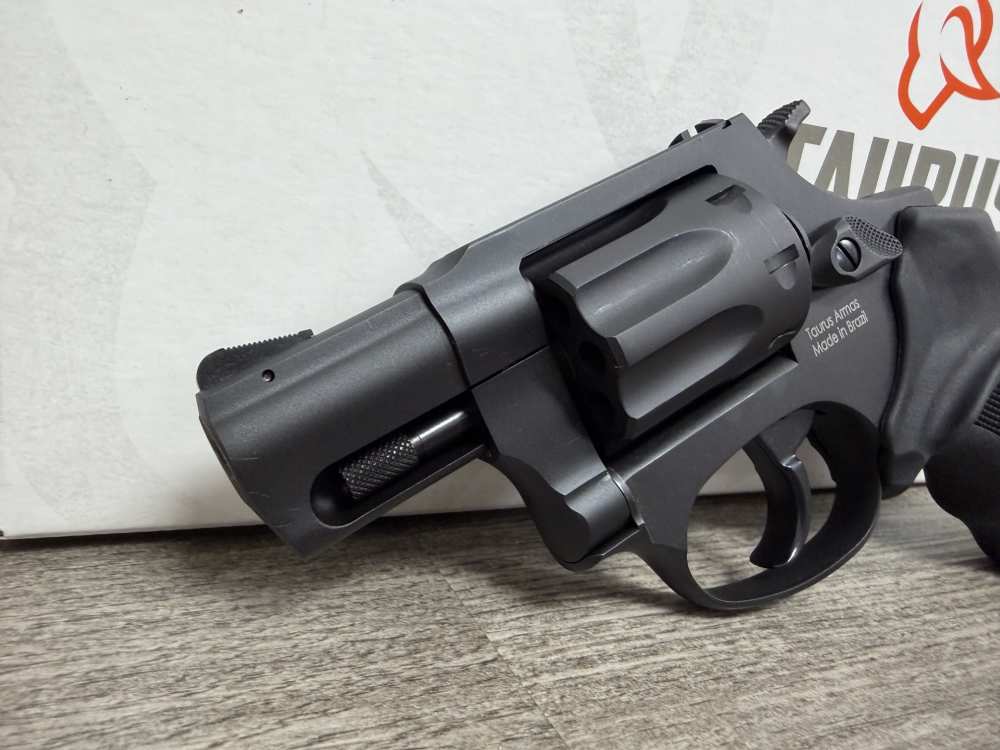 TAURUS 942 22LR 8 SHOT BLACK REVOLVER 2-942021 BRAND NEW-img-1